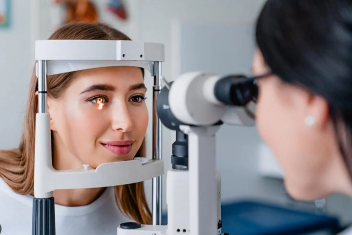 Exame de vista na Óptica Benivision